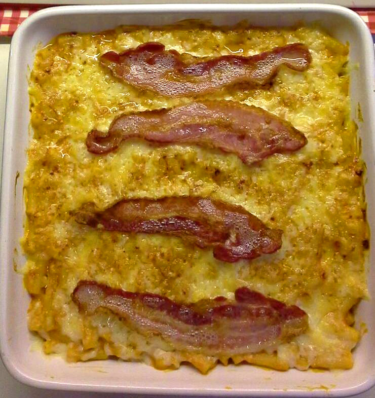 Tomato Macaroni Cheese with Bacon